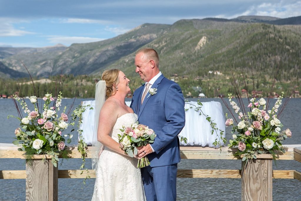 Colorado wedding photographers - Robin & Scott at Grand Lake