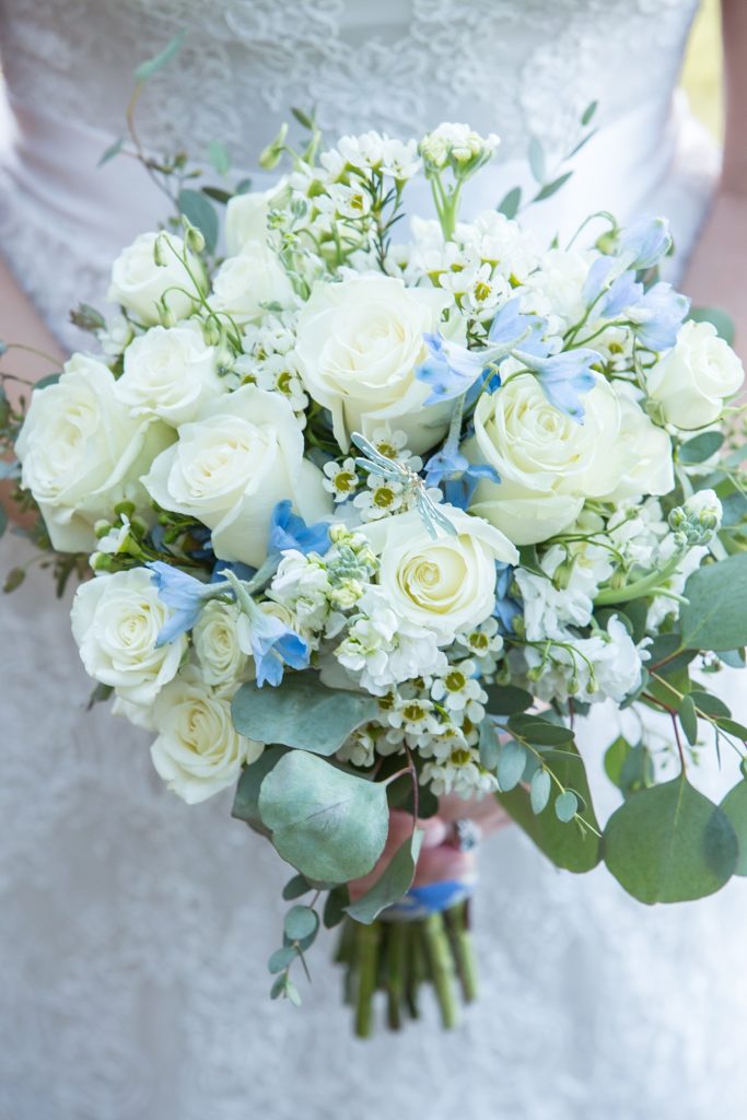 bride floral detail