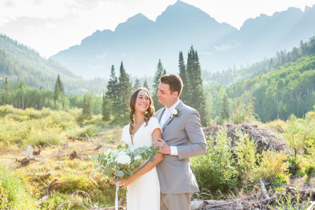 Bride and groom eloping in Colorado