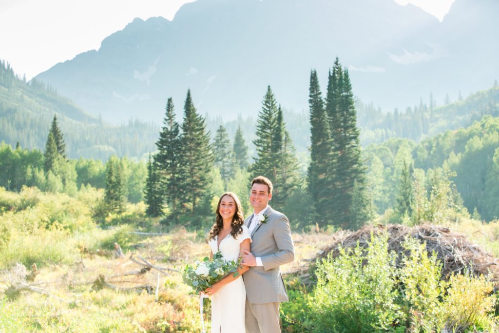 Bride and groom eloping in Colorado