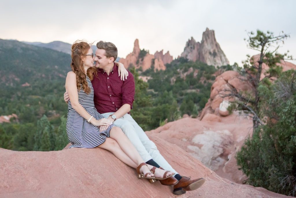 engagement pictures at Garden of the Gods