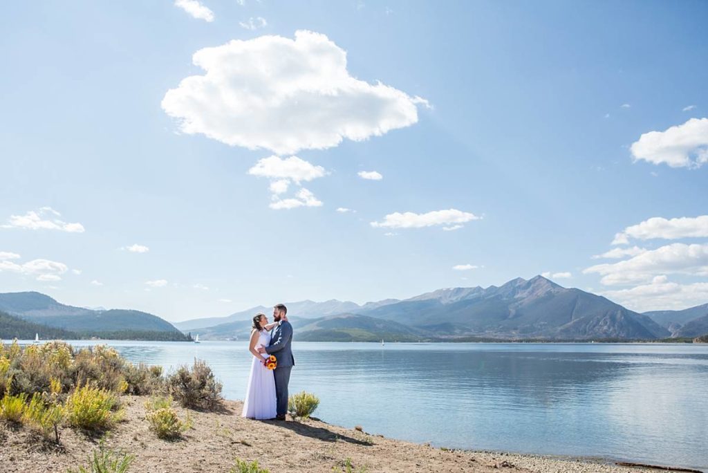 Wedding along the shores of Lake Dillon