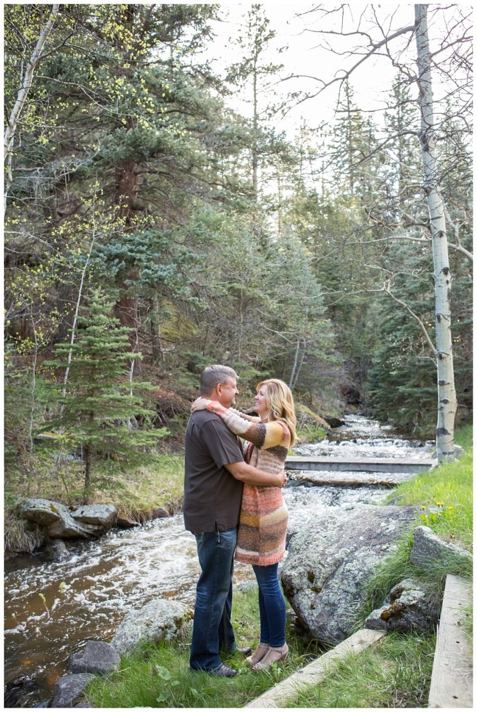 Engagement photographer - portrait of Jana and Mike near Estes Park Colorado