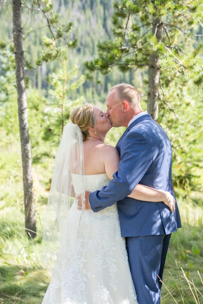 Mountain wedding photography at Grand Lake CO