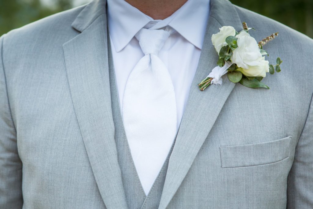 groom suit detail