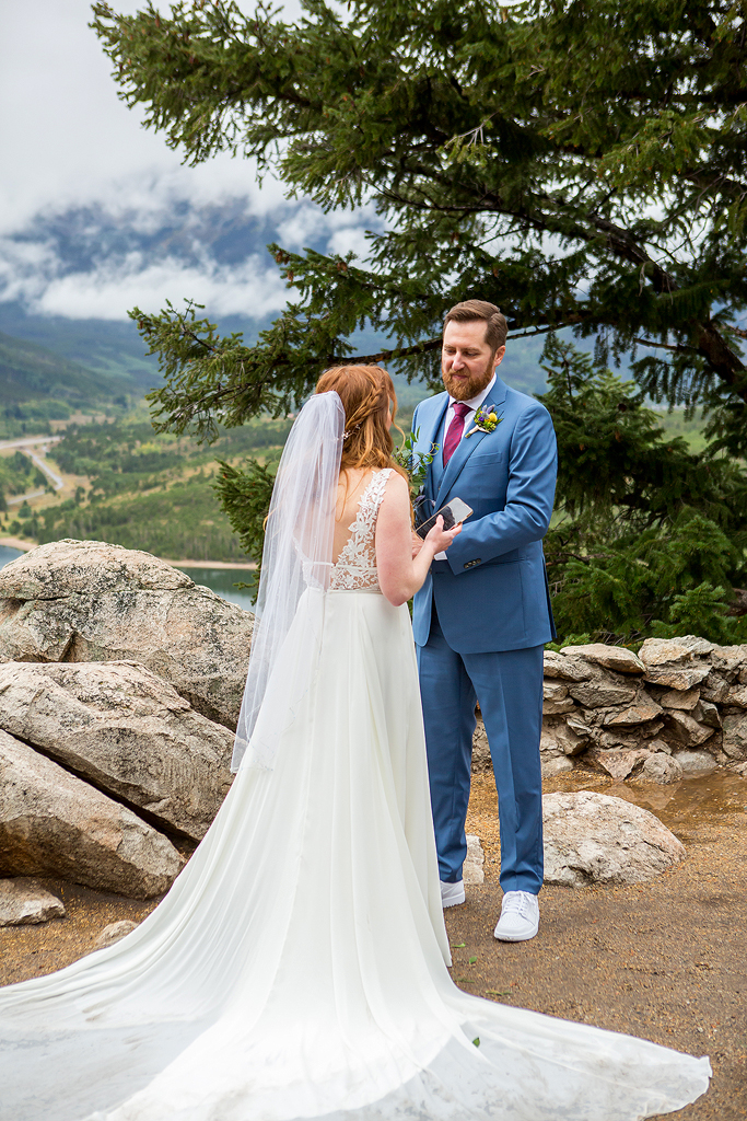 Jamie and Matt say vows at Sapphire Point.